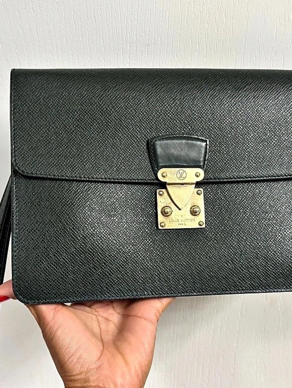 Vintage Louis Vuitton Pochette Kourad Clutch
Classic LV Pochette Kourad crafted - Picture 2 of 16